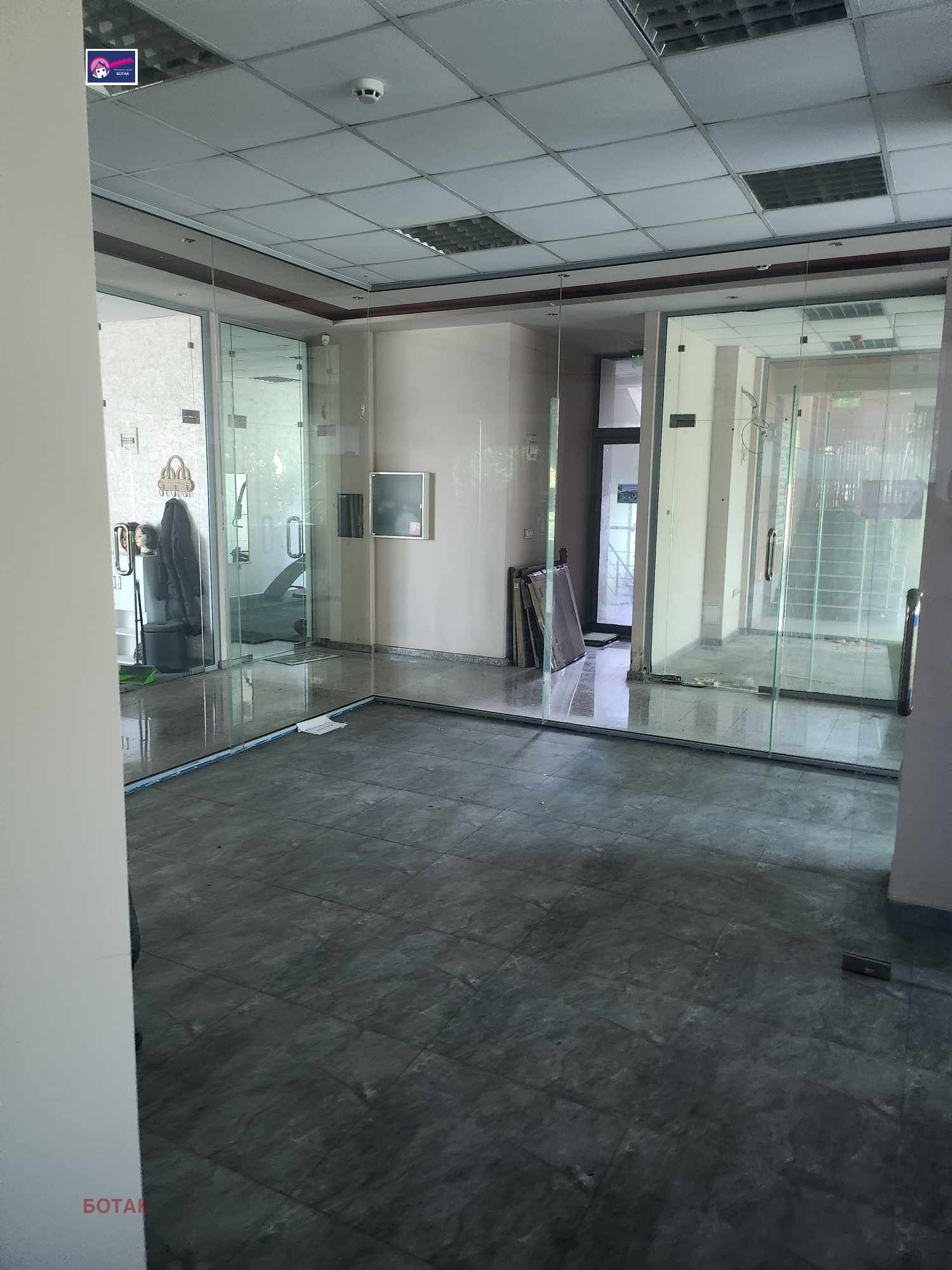 Дава под Наем ОФИС в град Пазарджик, Идеален център