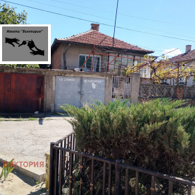 Продава КЪЩА в град Пазарджик, Запад