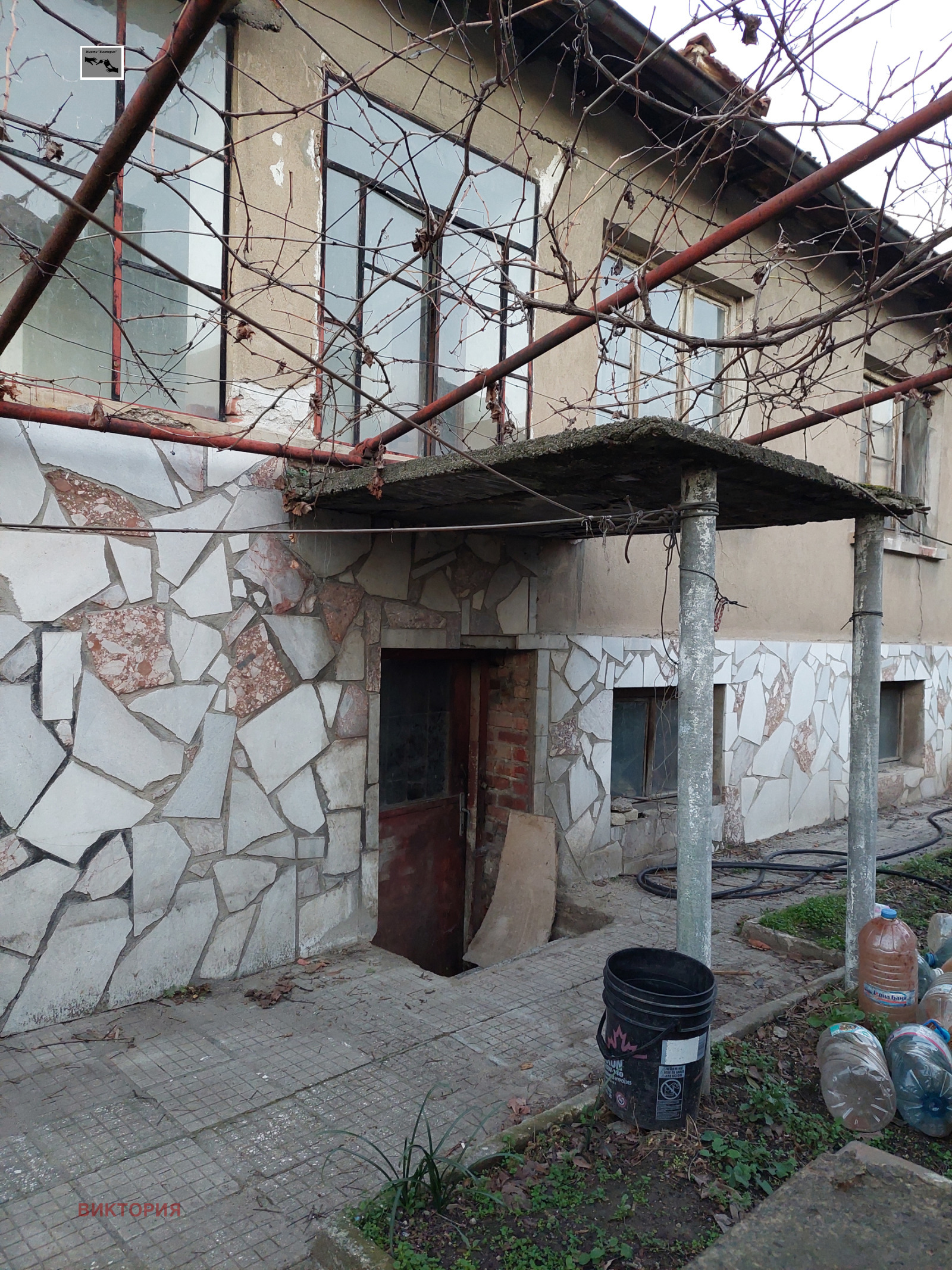 Продава КЪЩА в град Пазарджик, Запад