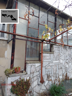 Продава КЪЩА в град Пазарджик, Запад