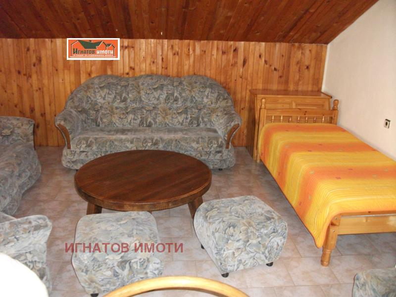 Продава ЕТАЖ ОТ КЪЩА в град Пазарджик, Център