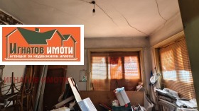 Продава КЪЩА в град Пазарджик, Изток