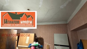 Продава КЪЩА в град Пазарджик, Изток