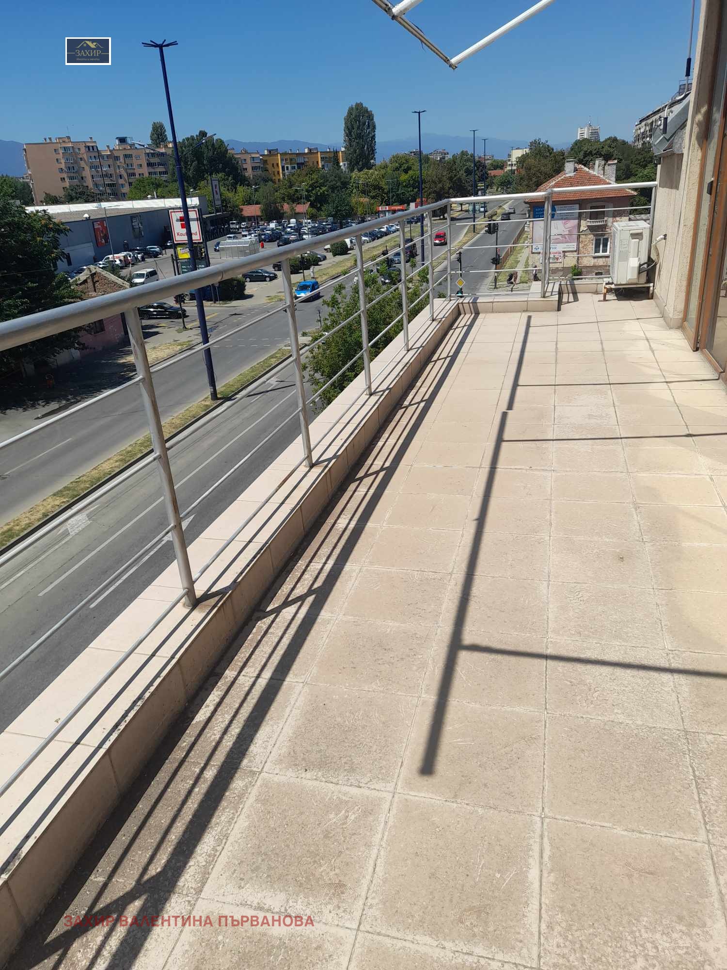 Продава ХОТЕЛ в град Пазарджик, Изток