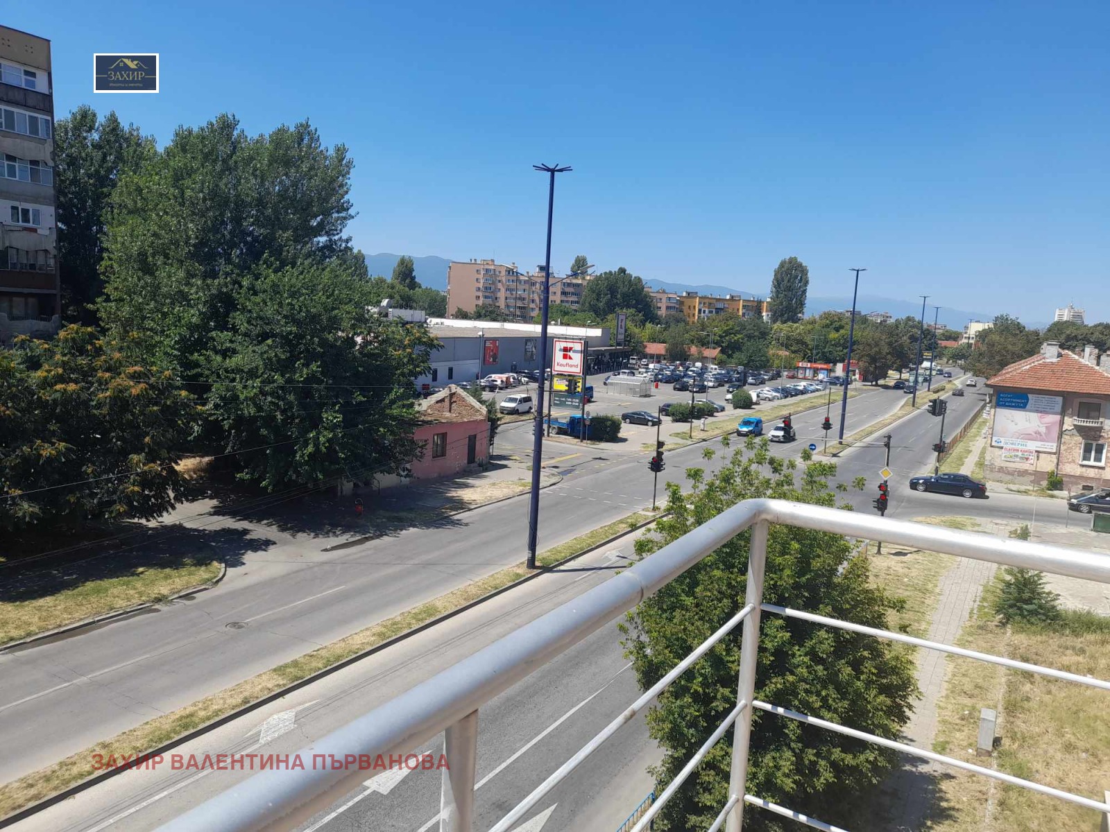 Продава ХОТЕЛ в град Пазарджик, Изток