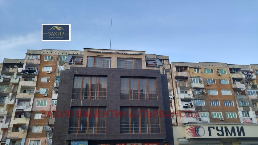 Продава ХОТЕЛ в град Пазарджик, Изток